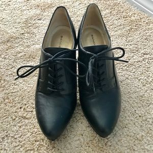Bandolier Black Lace-up Oxford Heels